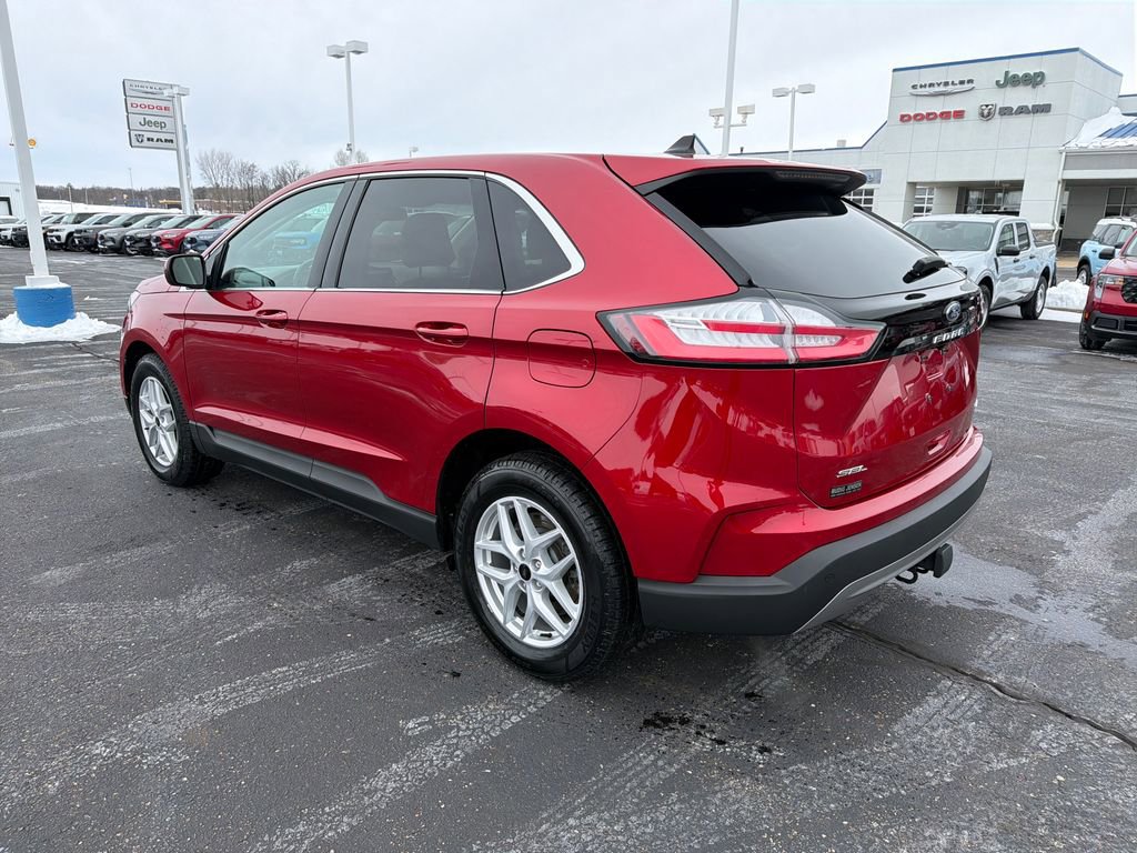 Used 2023 Ford Edge SEL w/ Convenience Package image 3