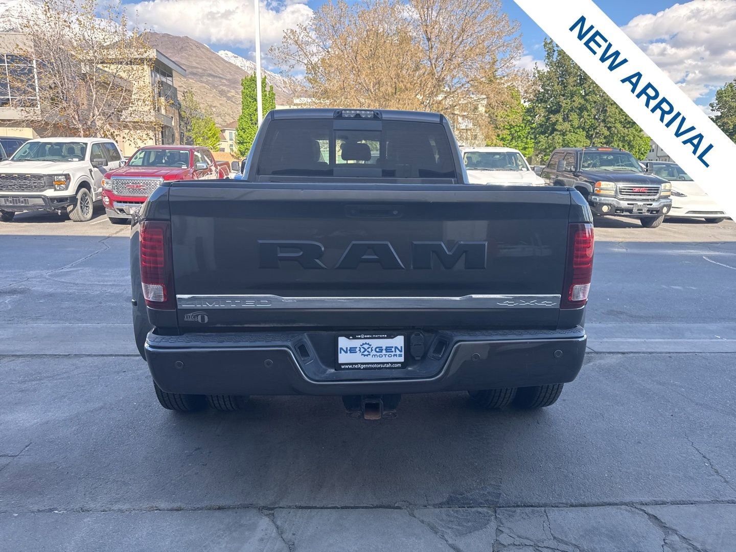 Used 2017 RAM 3500 Laramie Longhorn AWD/4WD image 6
