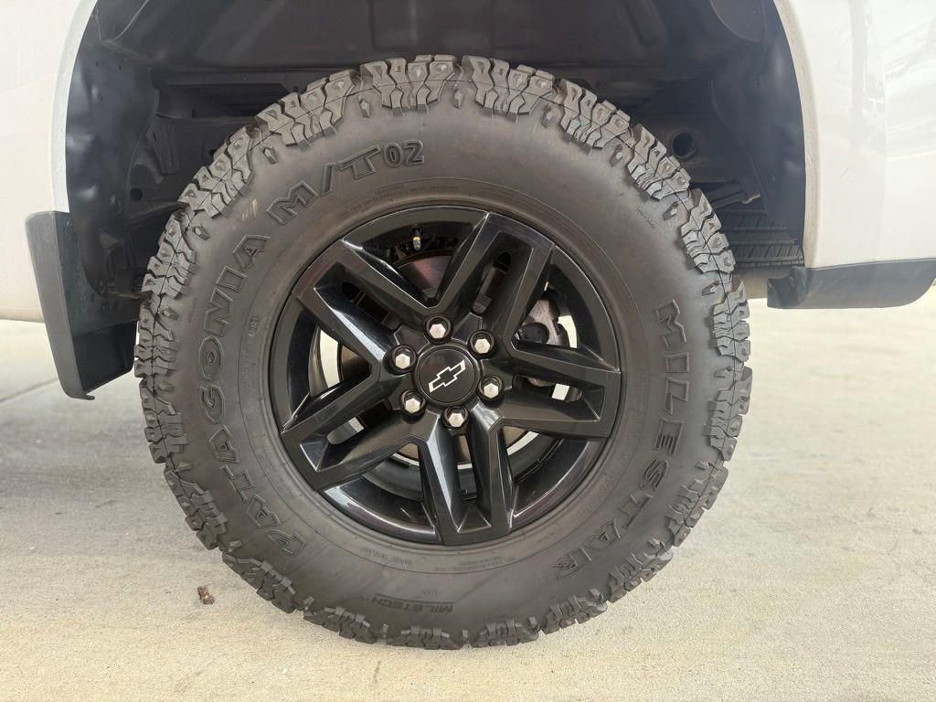 Used 2019 Chevrolet Silverado 1500 Custom Trail Boss w/ Custom Convenience Package AWD/4WD image 11