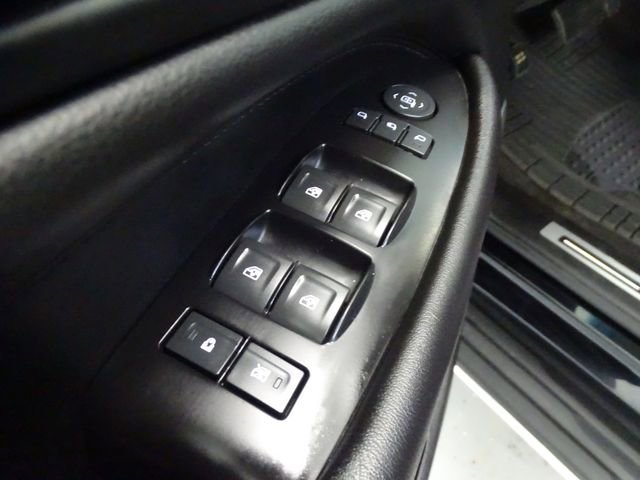 Used 2018 Cadillac Escalade Luxury AWD/4WD image 10