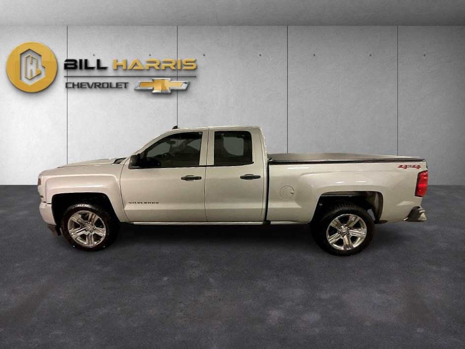 Used 2018 Chevrolet Silverado 1500 Custom w/ Custom Value Package image 13
