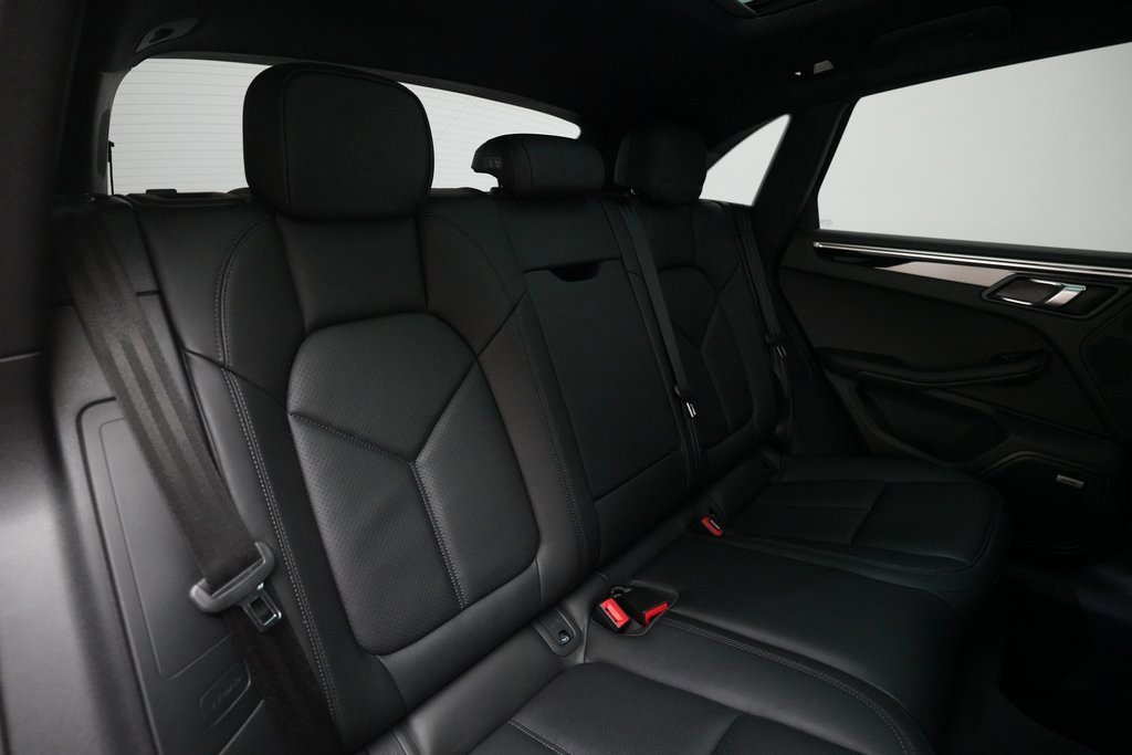 Used 2023 Porsche Macan image 29