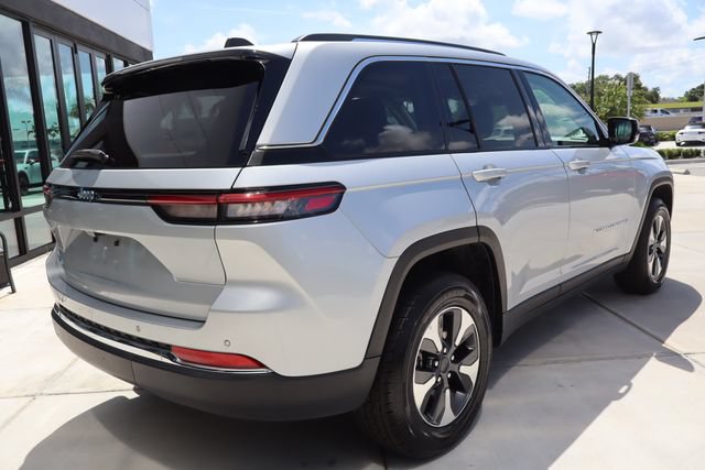 Used 2024 Jeep Grand Cherokee Limited 4xe AWD/4WD image 3