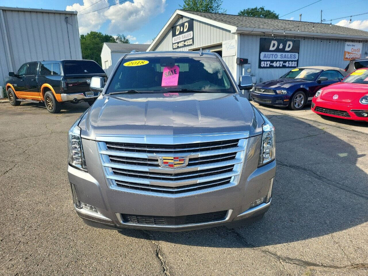 Used 2018 Cadillac Escalade ESV Platinum AWD/4WD image 3