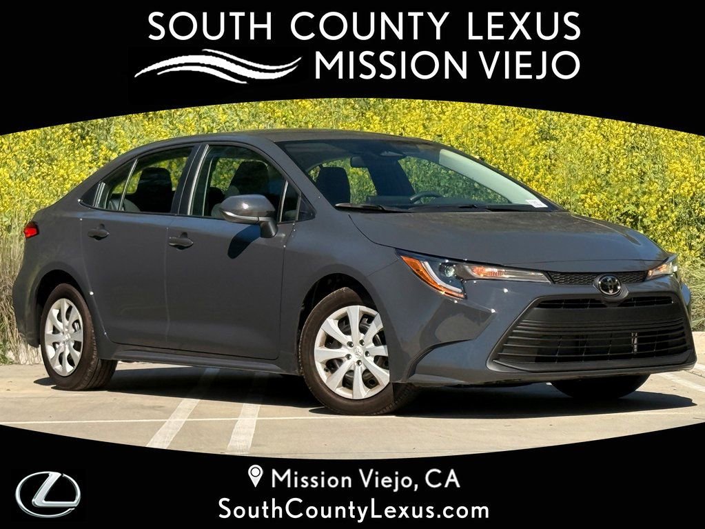 Used 2025 Toyota Corolla LE image 1