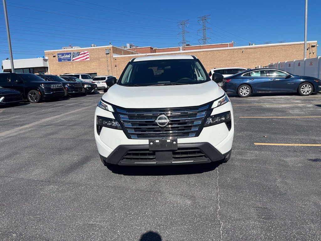 Used 2024 Nissan Rogue S AWD/4WD image 1