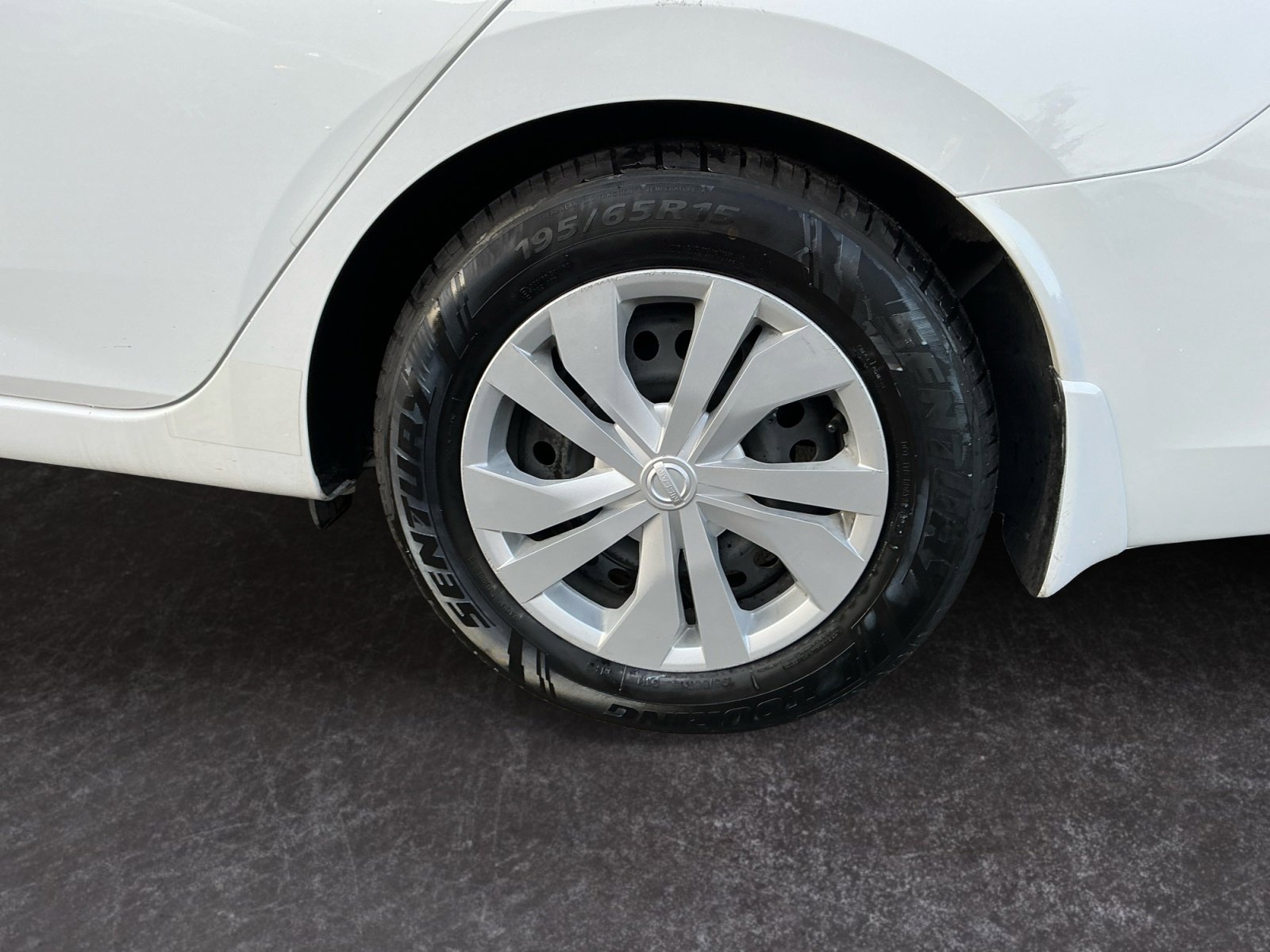 Used 2020 Nissan Versa S image 9