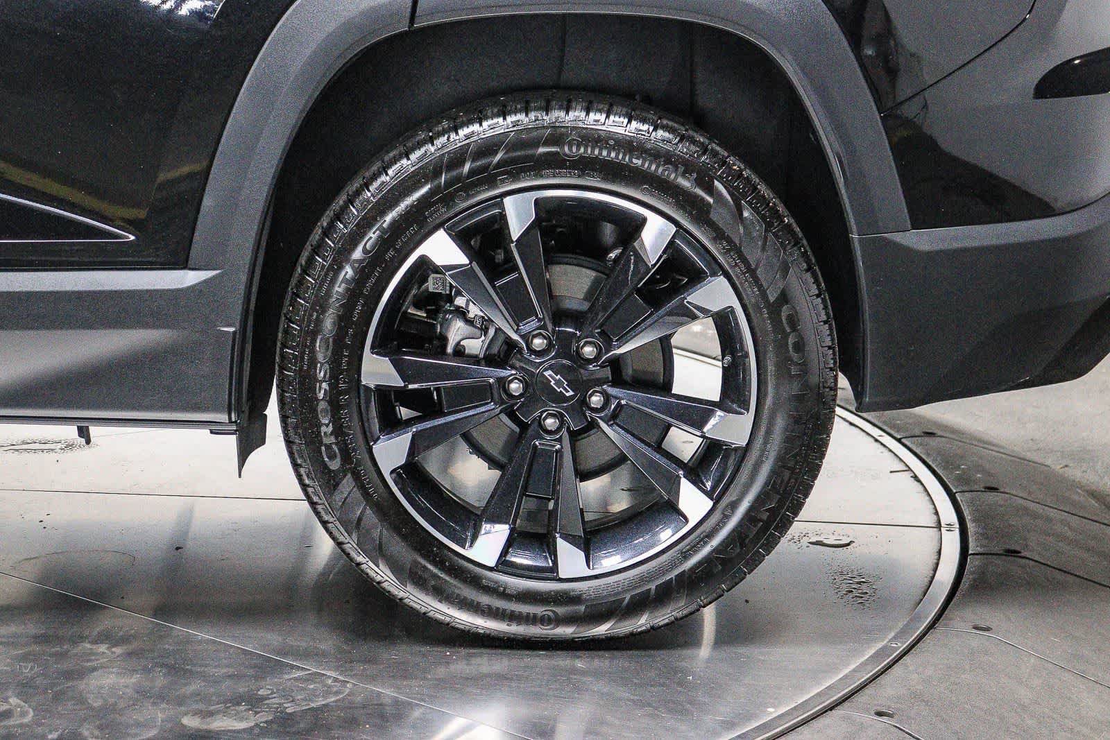 Used 2025 Chevrolet Equinox RS w/ Safety and Technology Package FWD image 10