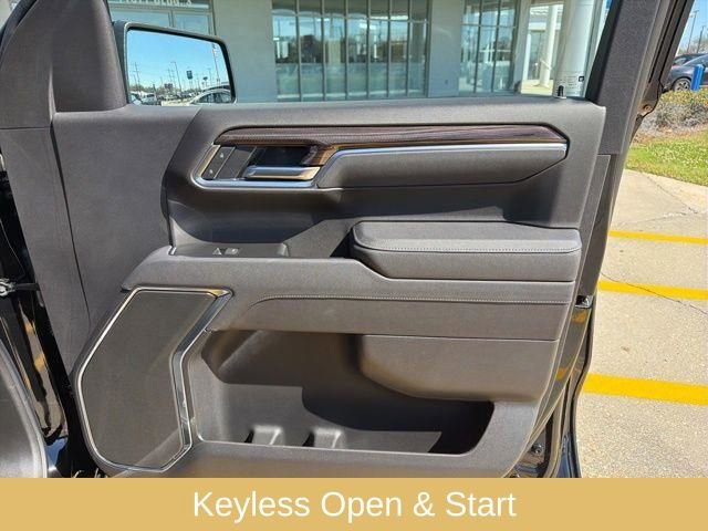 Used 2025 Chevrolet Silverado 1500 RST AWD/4WD image 29