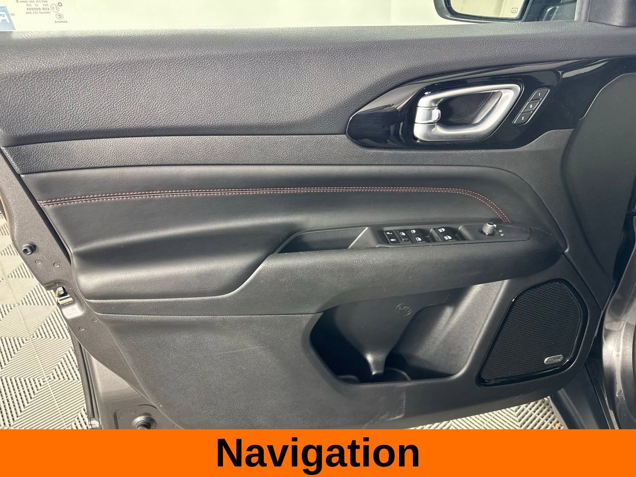 Used 2022 Jeep Compass Trailhawk w/ Trailhawk Elite Group image 10