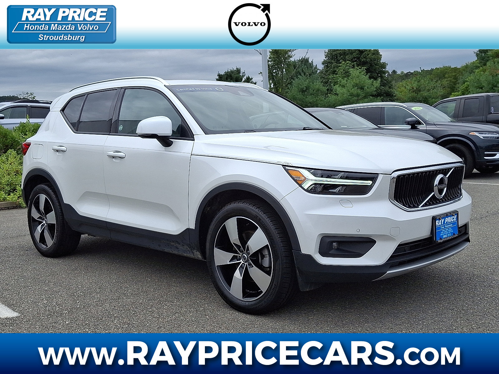 Certified 2022 Volvo XC40 T5 Momentum w/ Premium Package