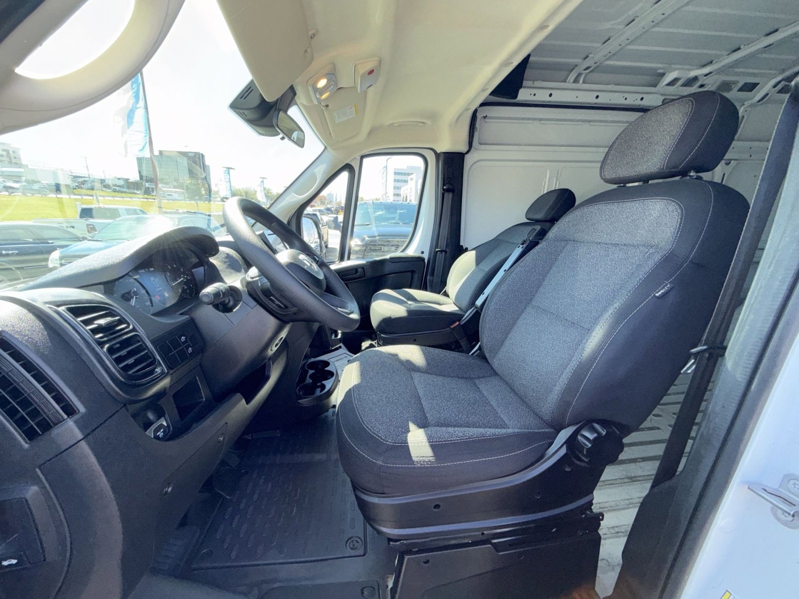 Used 2023 RAM ProMaster 2500 image 13
