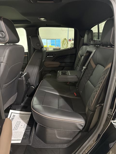 Used 2024 GMC Canyon Denali AWD/4WD image 15