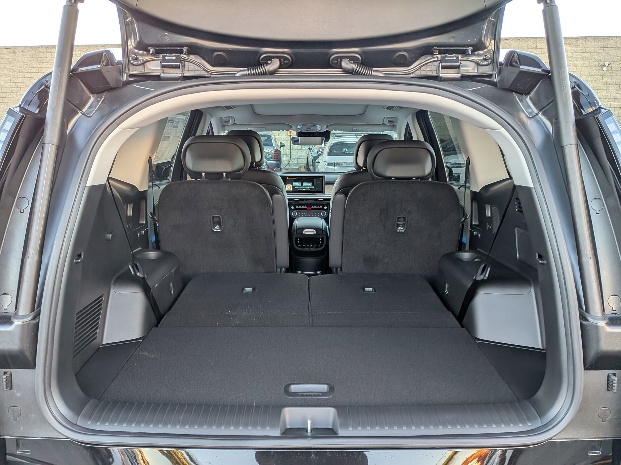 New 2026 Hyundai Ioniq 9 Limited w/ Tow & Go Package image 23