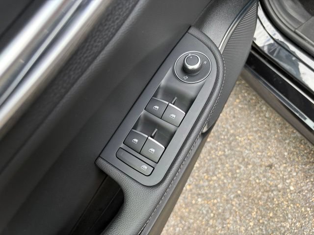 Used 2023 Alfa Romeo Giulia Ti AWD/4WD image 18