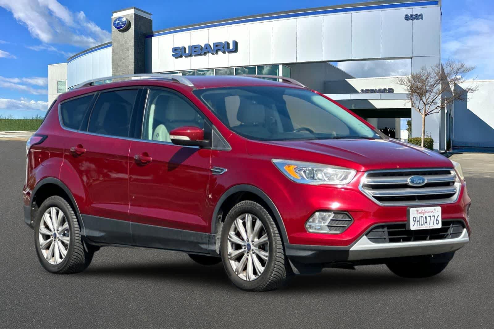 Used 2017 Ford Escape Titanium FWD image 5