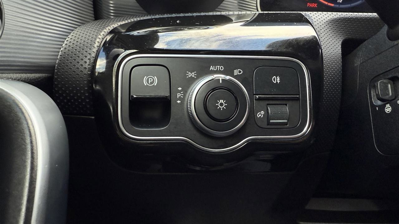 Used 2019 Mercedes-Benz A 220 4MATIC image 44