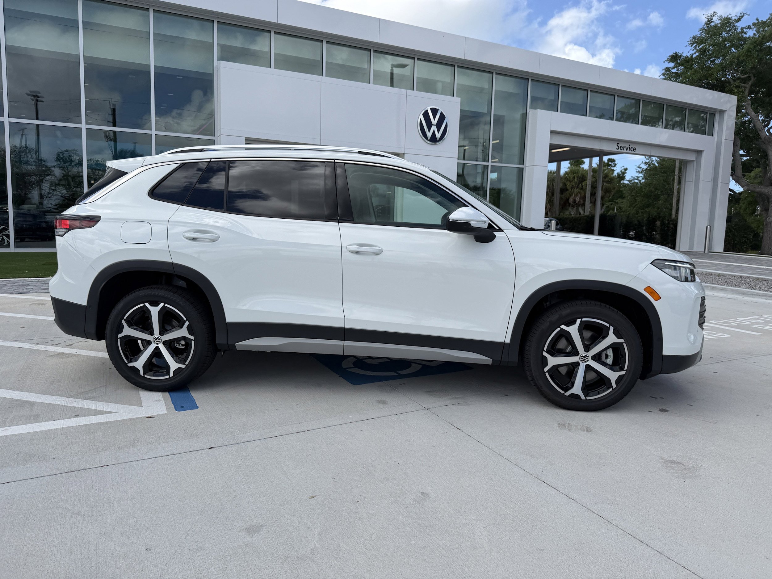 New 2026 Volkswagen Tiguan SE AWD/4WD video 2