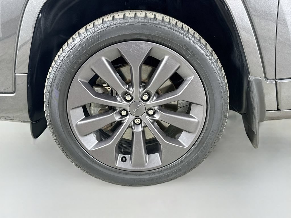 Used 2019 Jeep Cherokee High Altitude AWD/4WD image 34