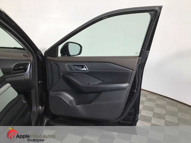 Used 2021 Nissan Rogue SV w/ Premium Package image 34