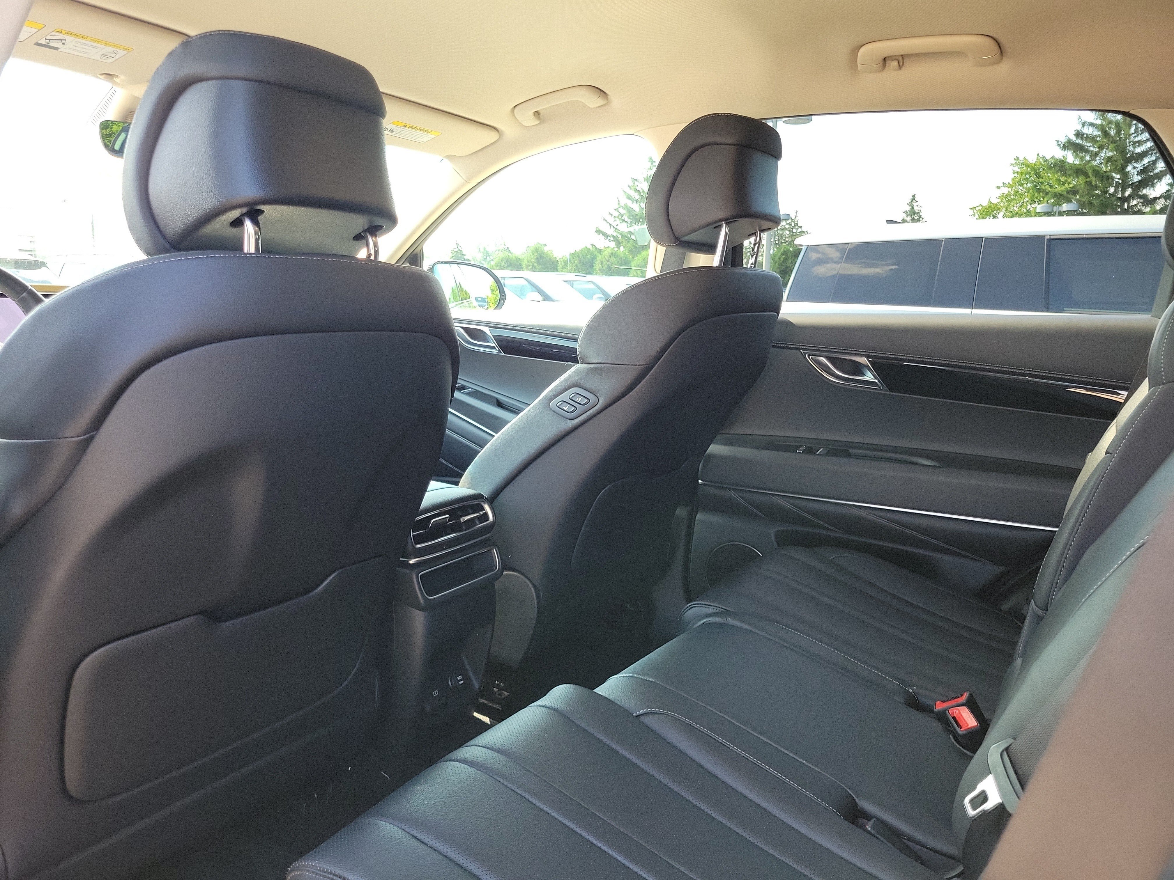 Used 2025 Genesis GV80 2.5T Standard AWD/4WD image 14