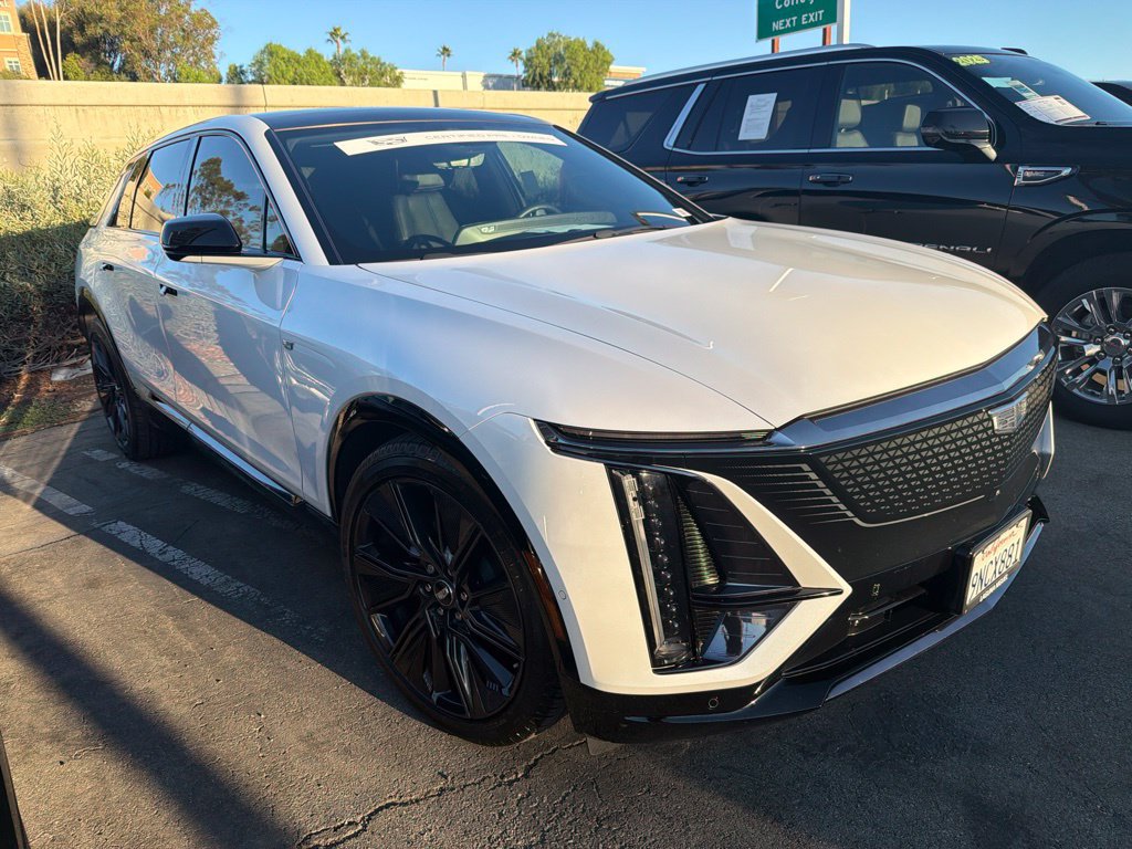 Used 2024 Cadillac Lyriq Sport RWD image 8