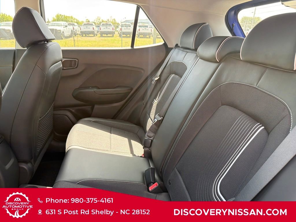 Used 2023 Hyundai Venue Limited image 30