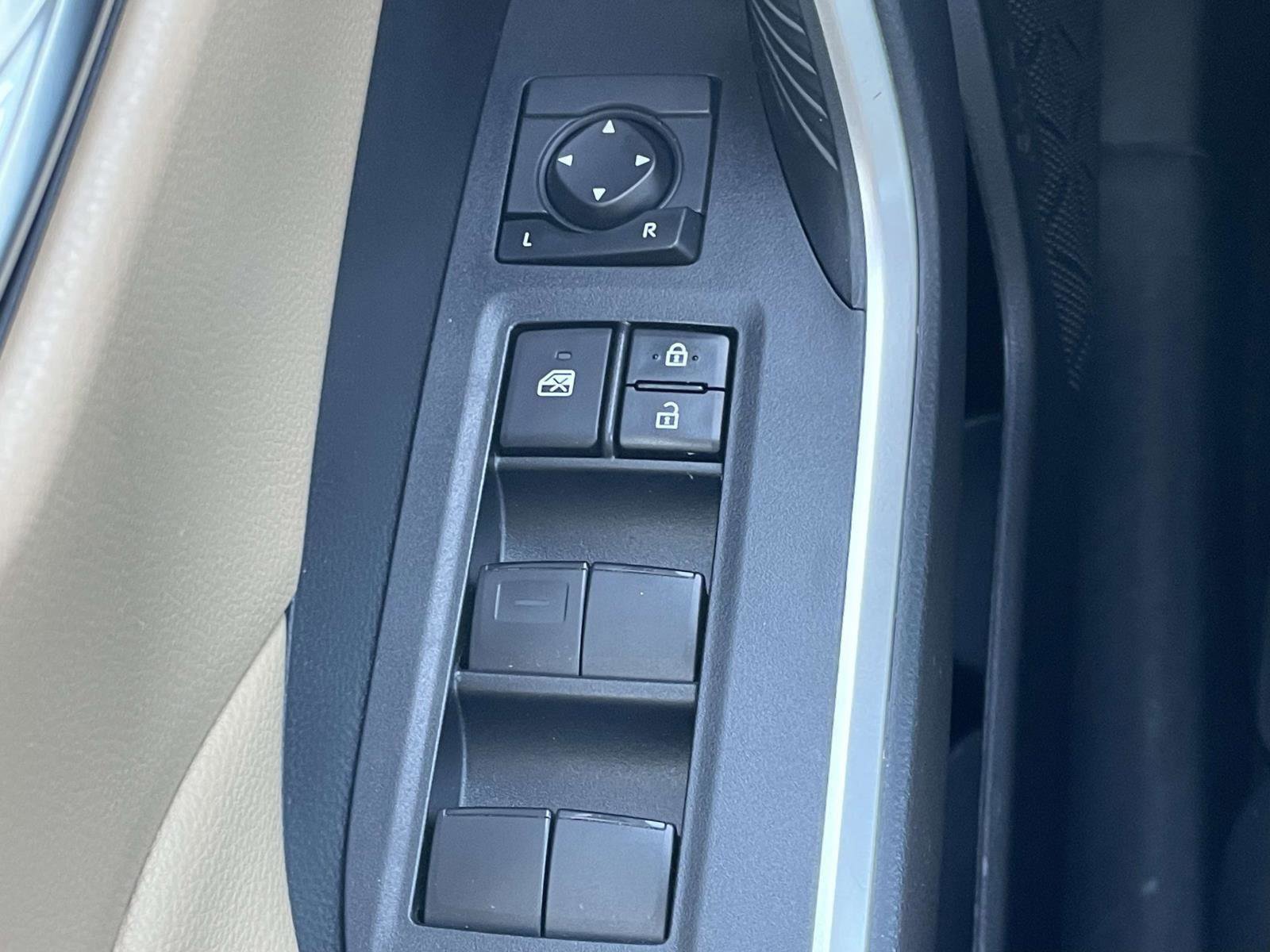 Used 2020 Toyota RAV4 XLE w/ Convenience Package image 14