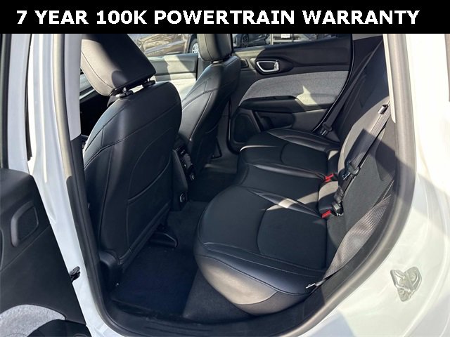 Used 2022 Jeep Compass Latitude w/ Sun and Sound Group image 17