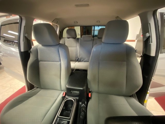Used 2020 Toyota Tacoma SR5 RWD image 17