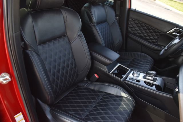 Used 2023 Mitsubishi Outlander AWD image 30