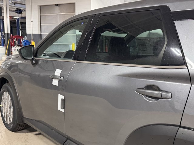 New 2025 Nissan Pathfinder S image 17