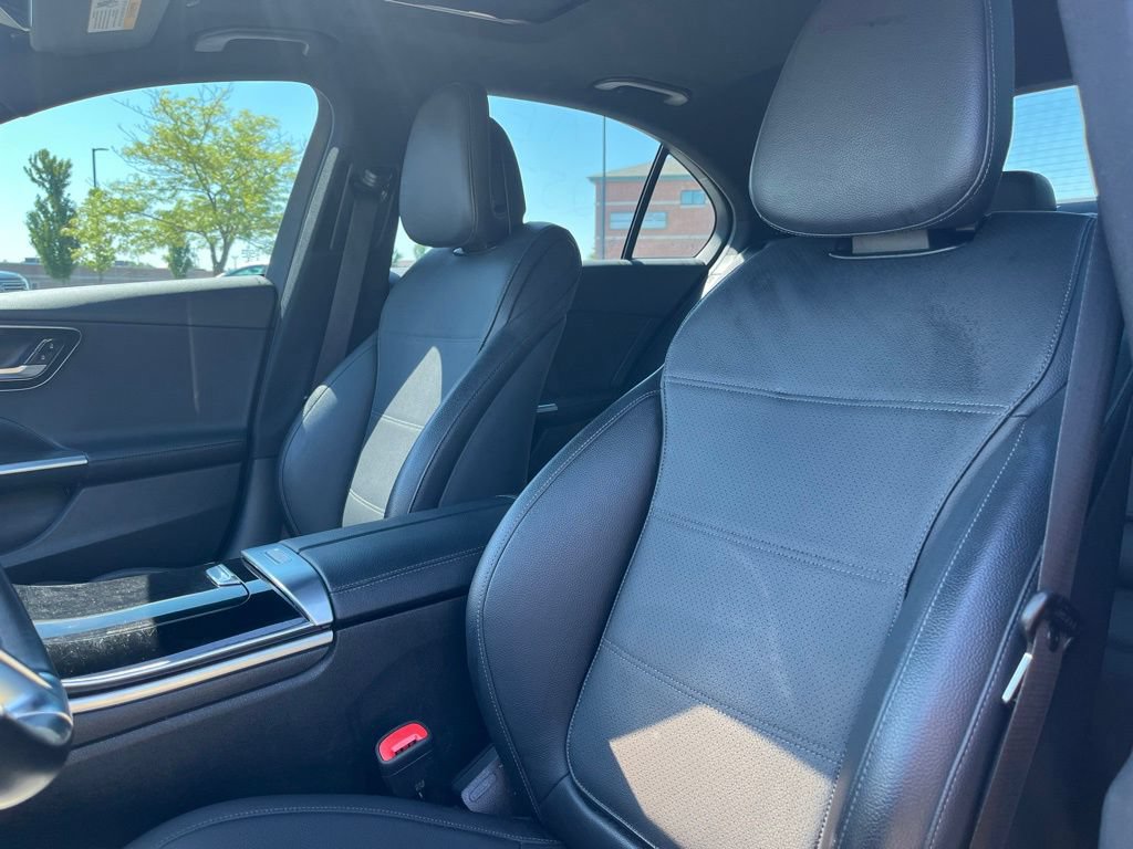 Used 2025 Mercedes-Benz C 300 4MATIC Sedan image 15