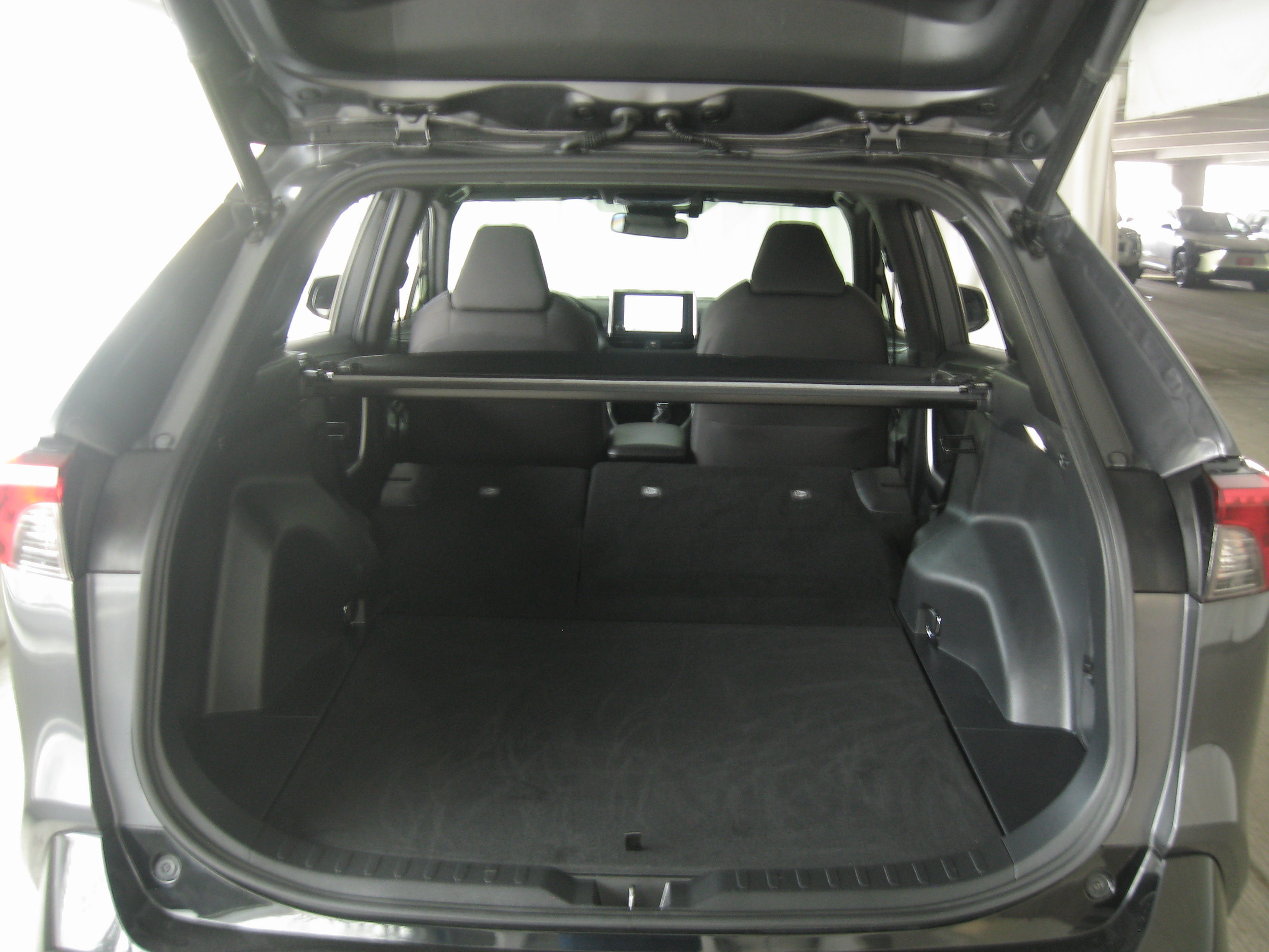 Used 2023 Toyota RAV4 SE w/ Convenience Package image 22