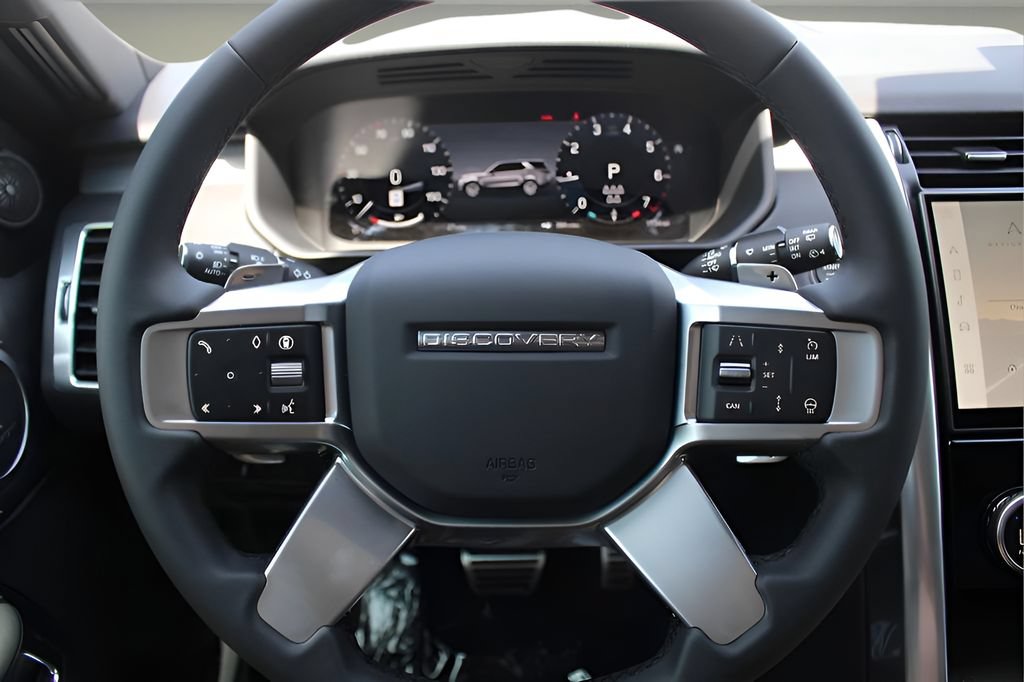 New 2025 Land Rover Discovery Dynamic SE AWD/4WD image 17
