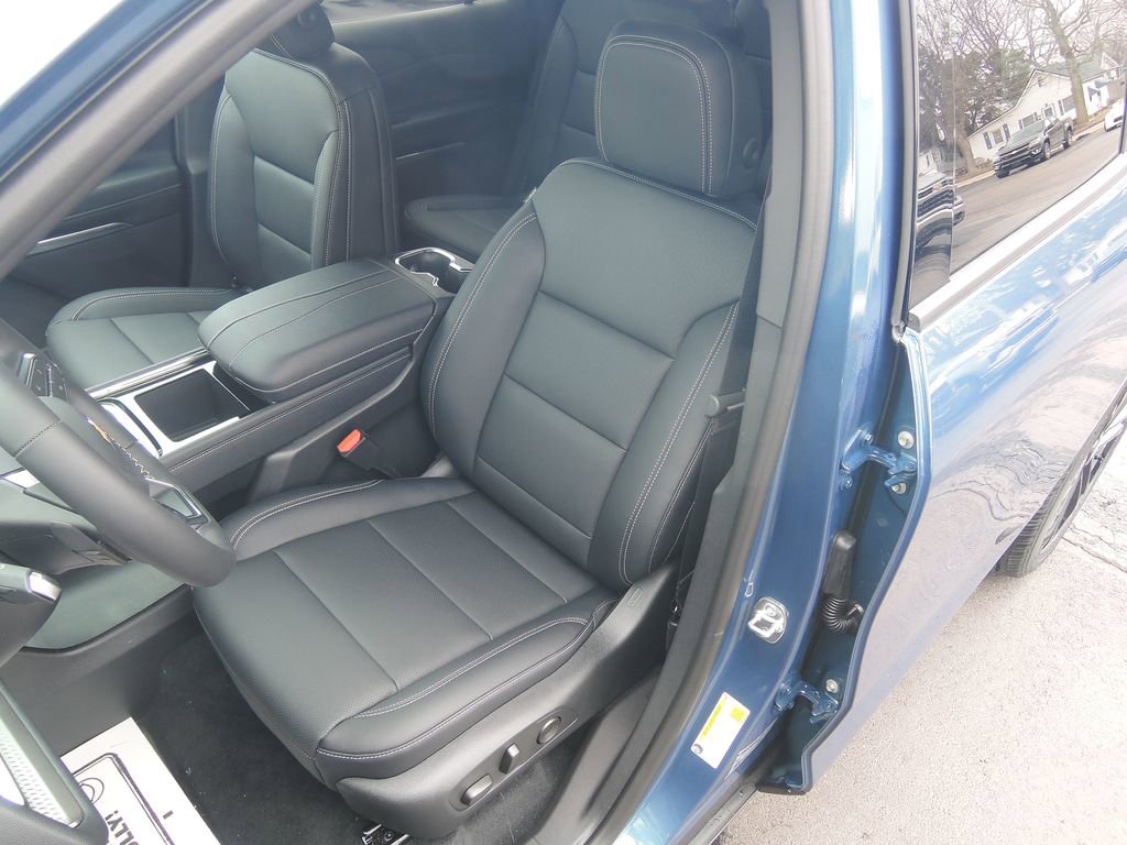 New 2026 Chevrolet Traverse LT image 5