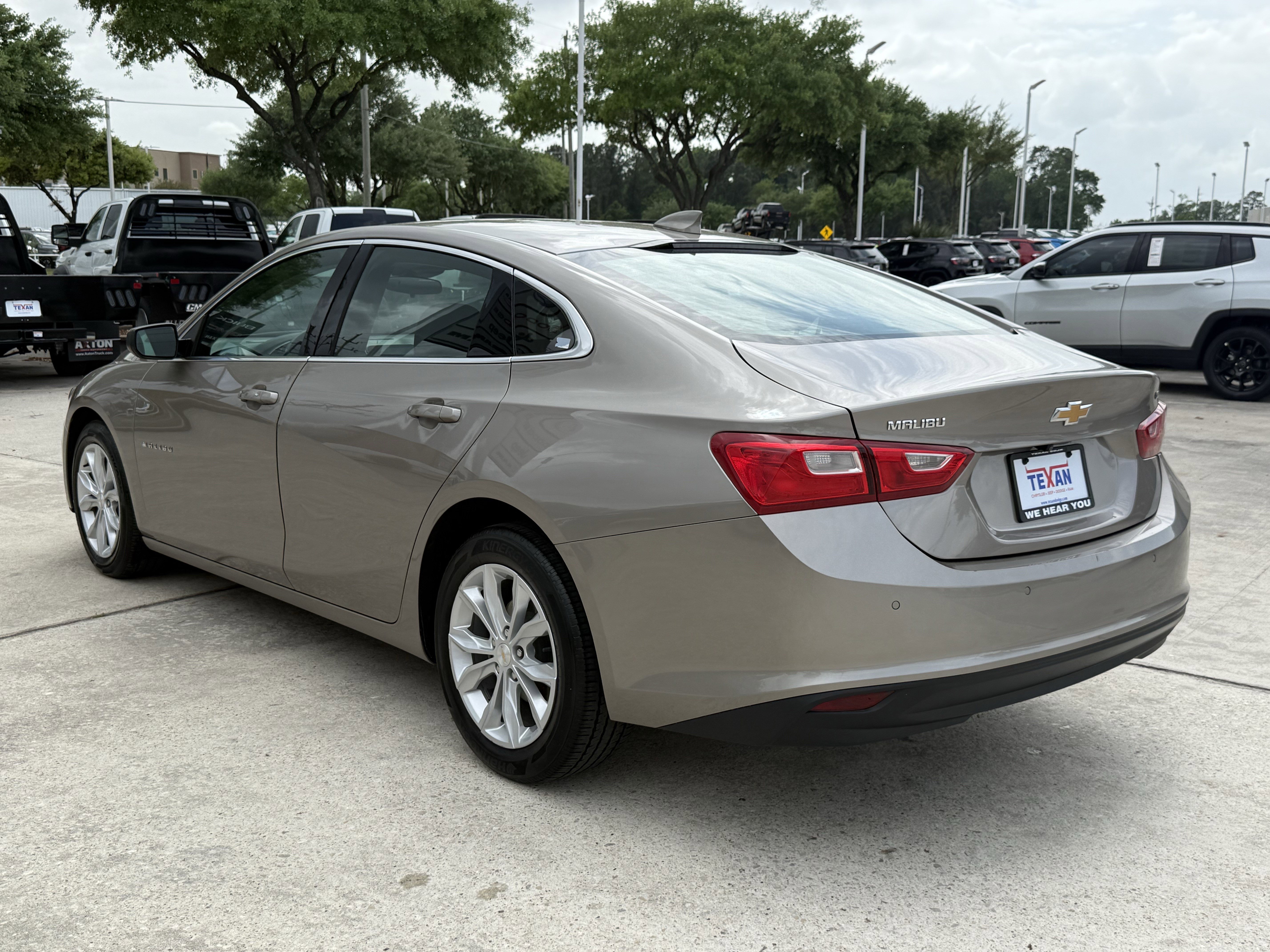 Used 2024 Chevrolet Malibu LT FWD image 7