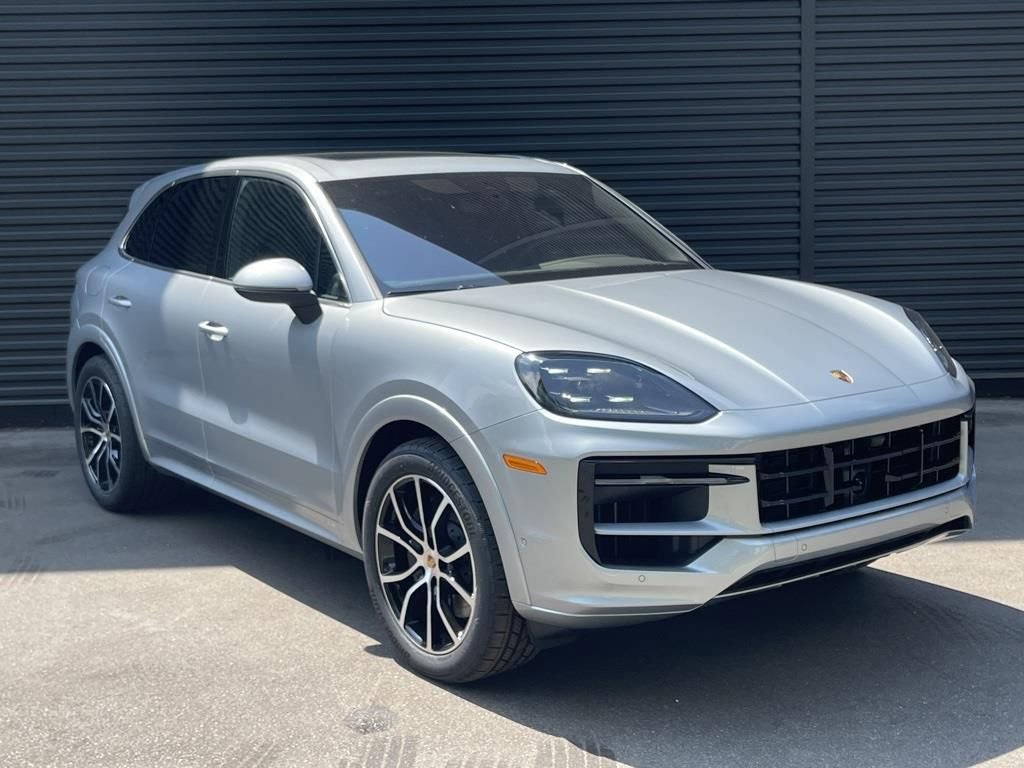 Certified 2025 Porsche Cayenne AWD/4WD image 9