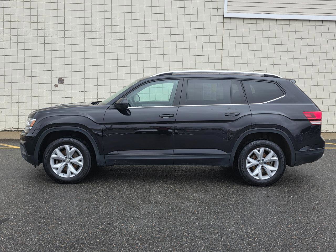 Used 2019 Volkswagen Atlas S w/ Towing Package image 4