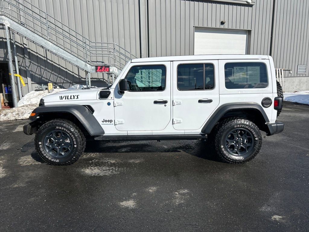 Used 2023 Jeep Wrangler Unlimited w/ Sun & Screen Package image 7