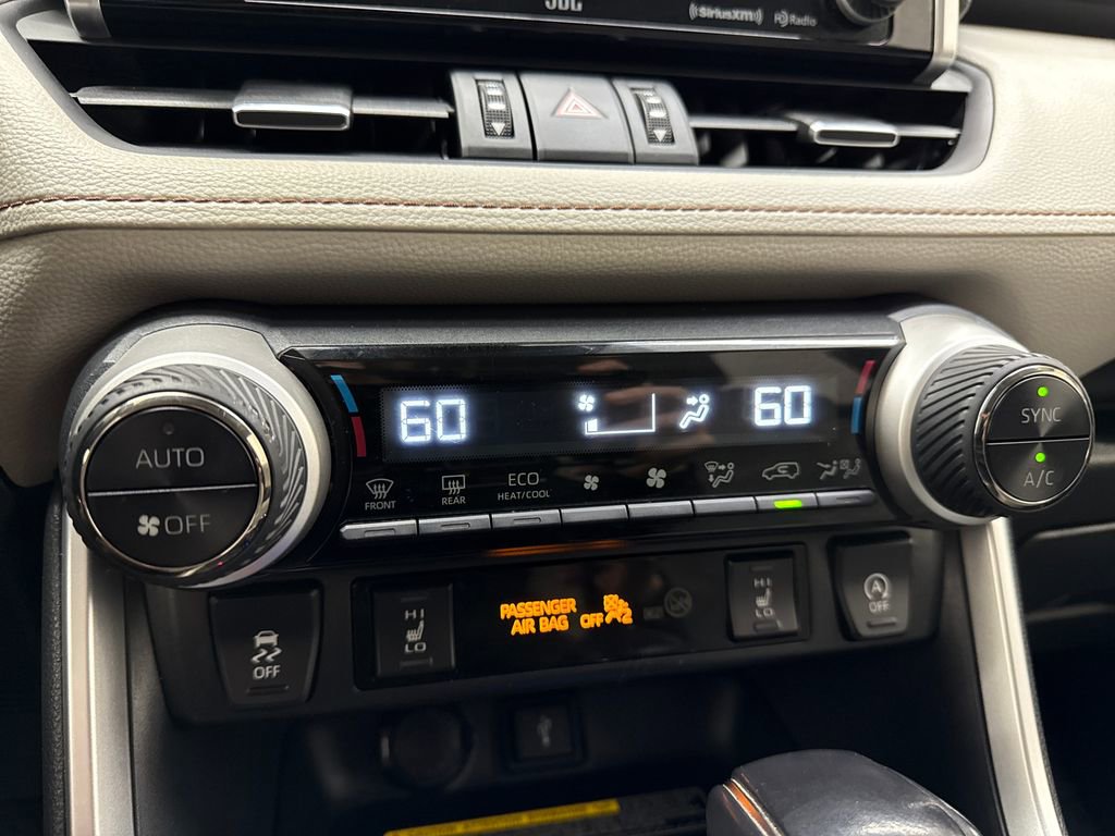 Used 2020 Toyota RAV4 XLE Premium image 21