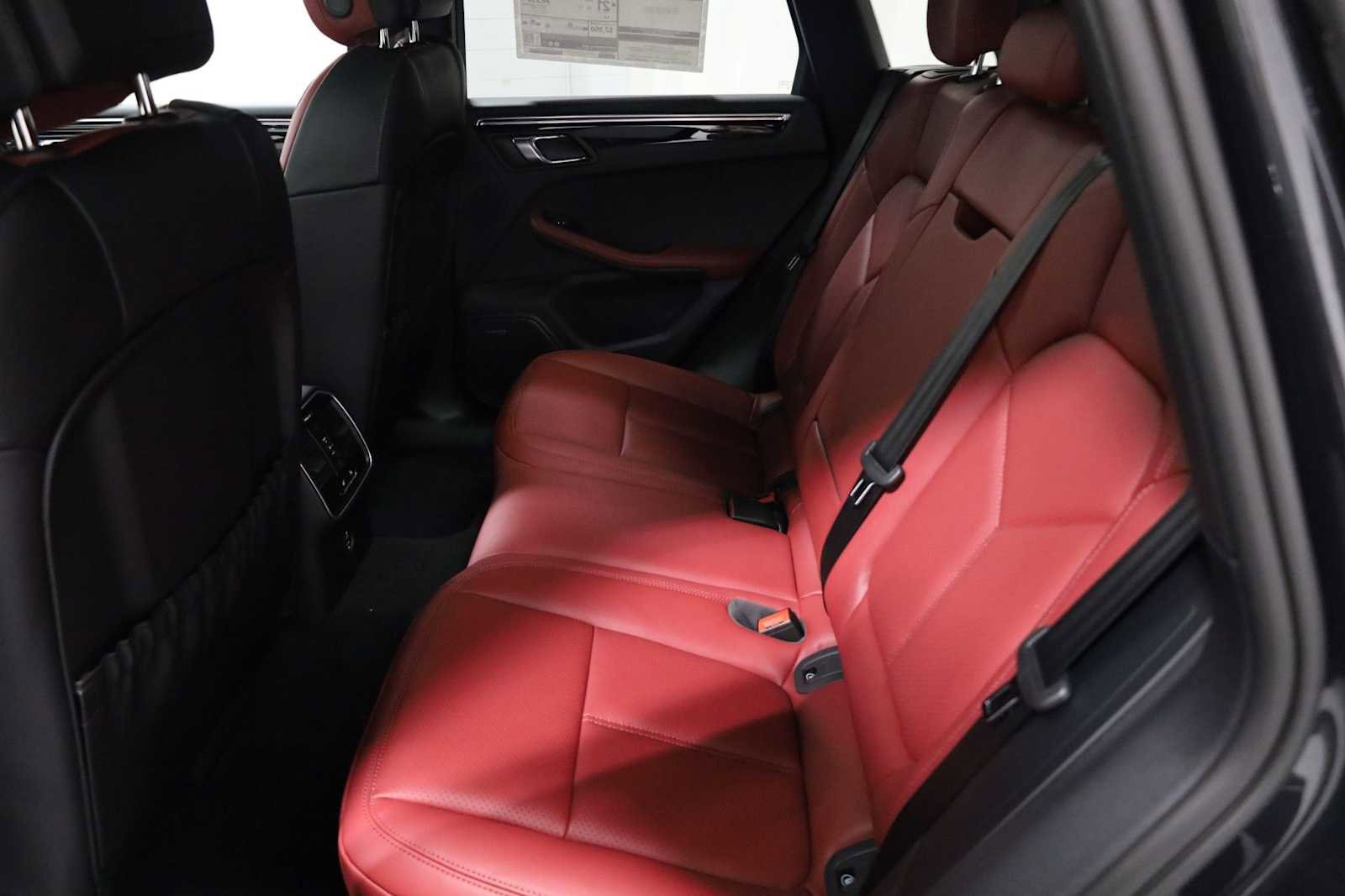 New 2026 Porsche Macan image 35