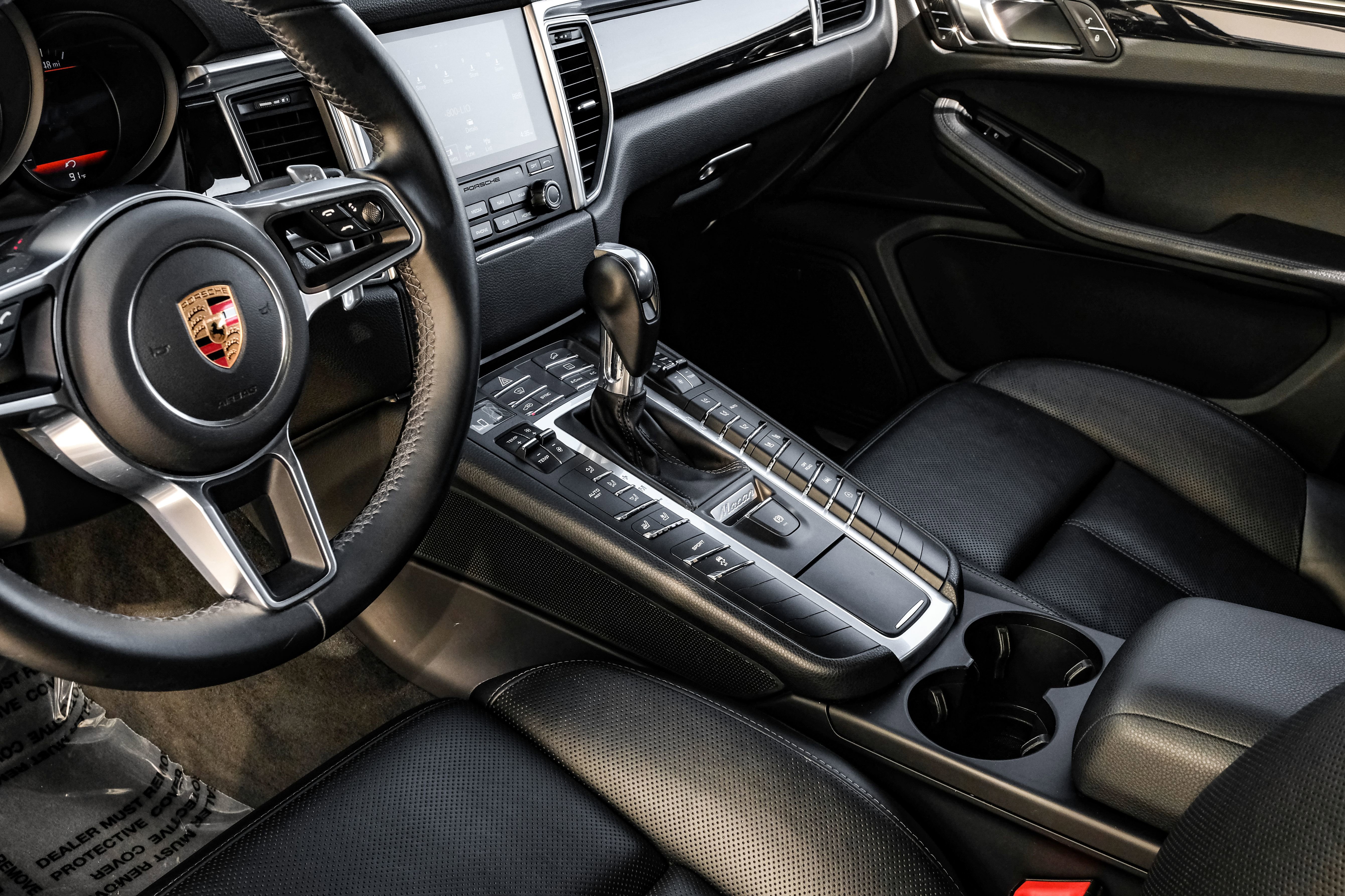 Used 2017 Porsche Macan S image 24