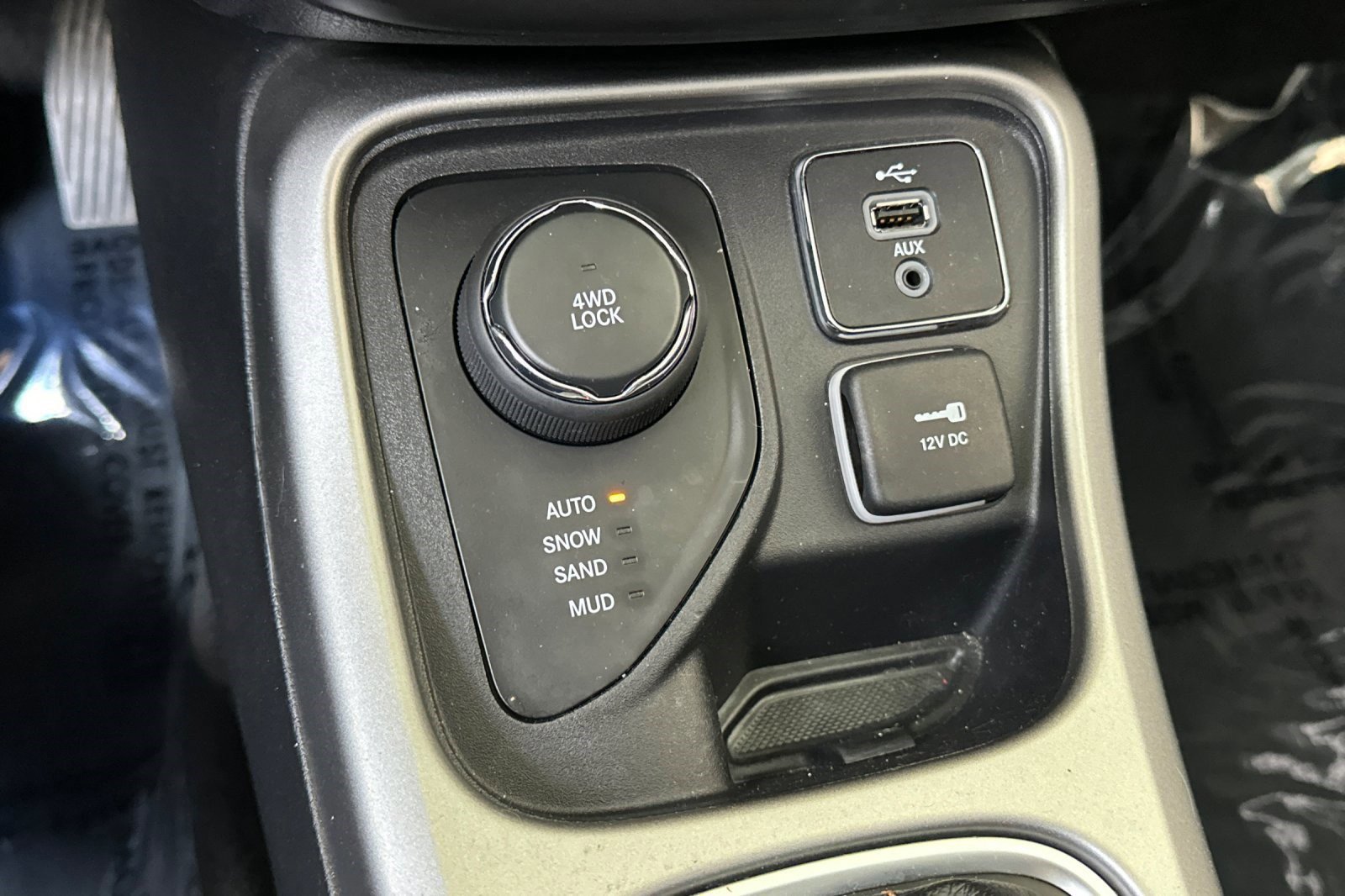 Used 2018 Jeep Compass Latitude w/ Popular Equipment Group AWD/4WD image 35