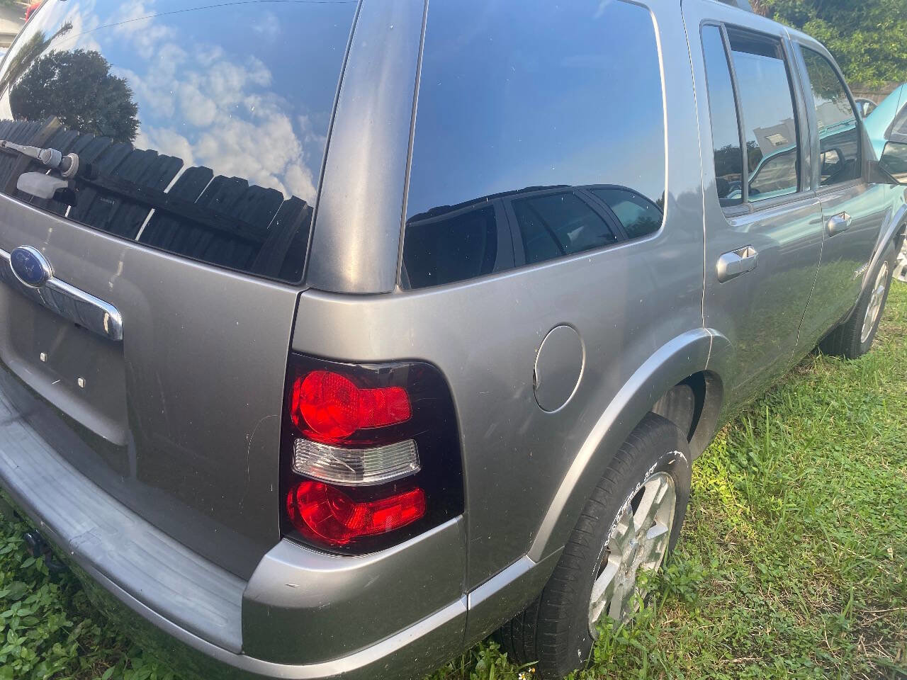 Used 2008 Ford Explorer XLT RWD image 3