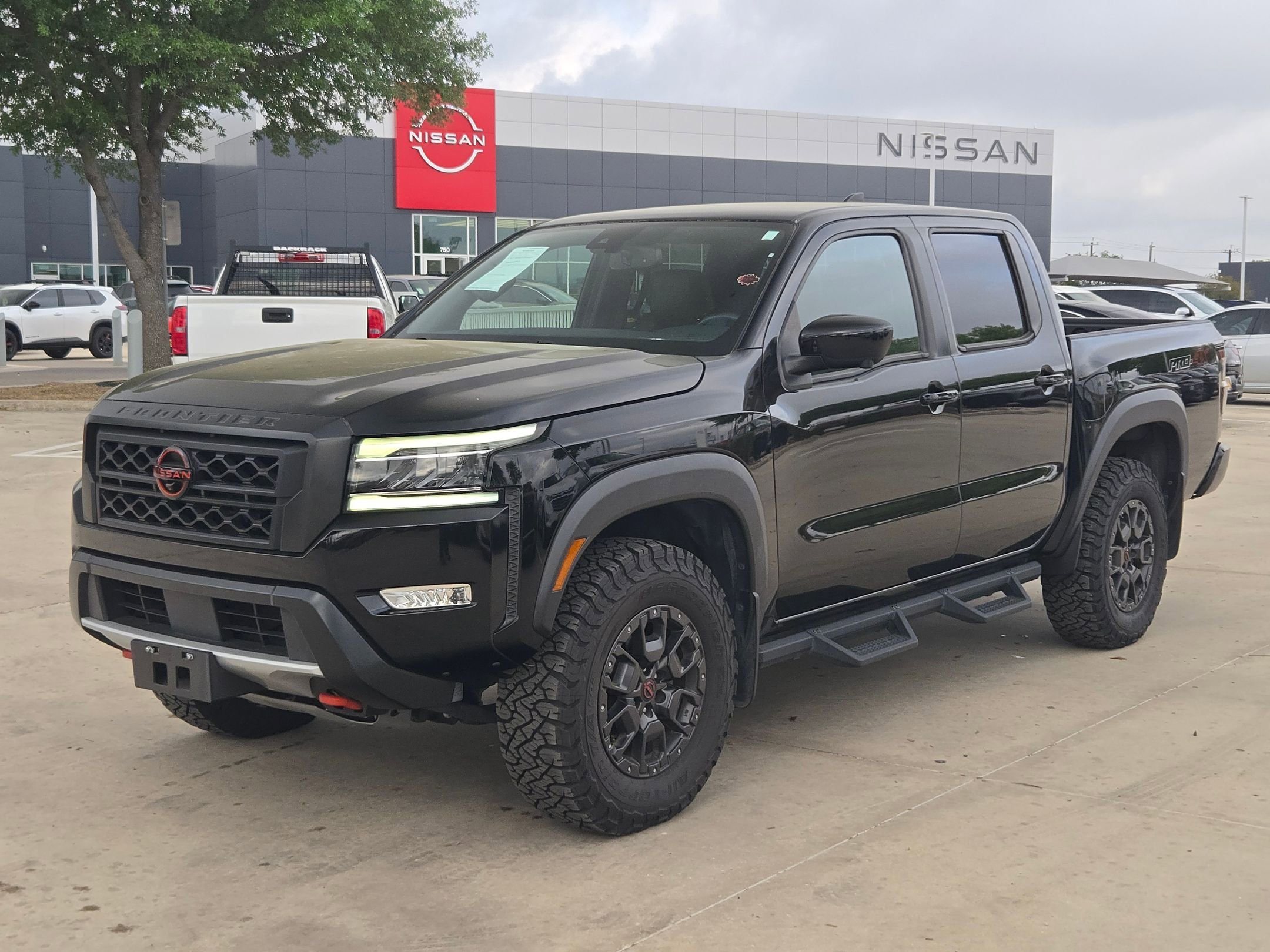 Used 2022 Nissan Frontier PRO-4X w/ Pro-4X Premium Package image 7