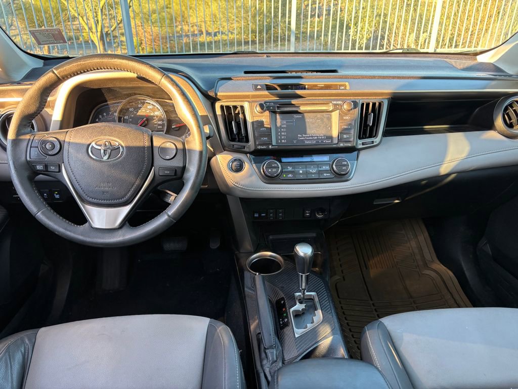 Used 2014 Toyota RAV4 Limited w/ Technology Package image 6