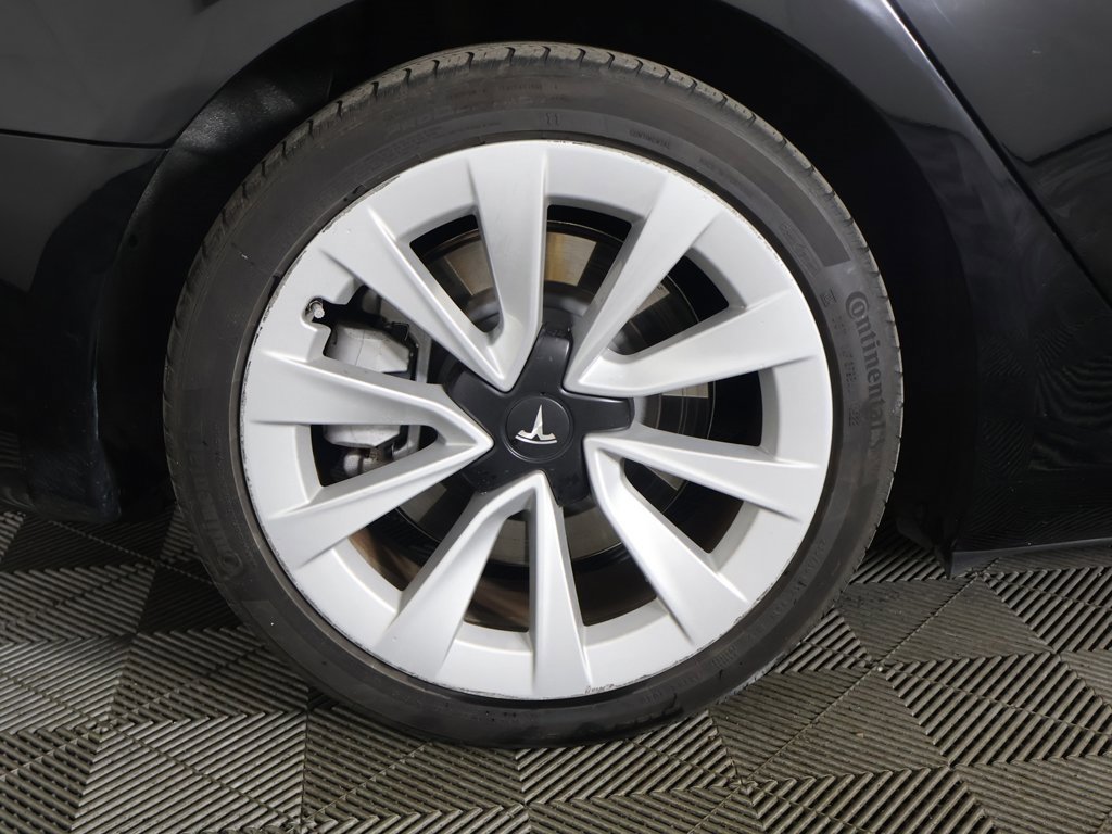 Used 2023 Tesla Model 3 Standard Range image 19