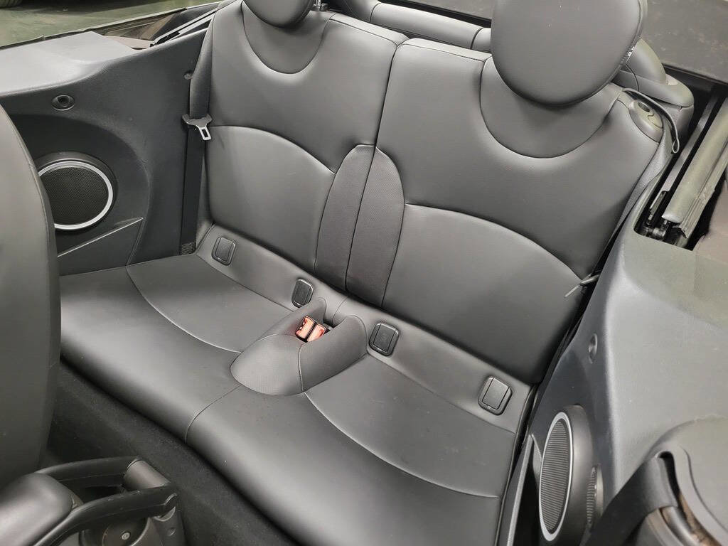 Used 2013 MINI Cooper Convertible image 17