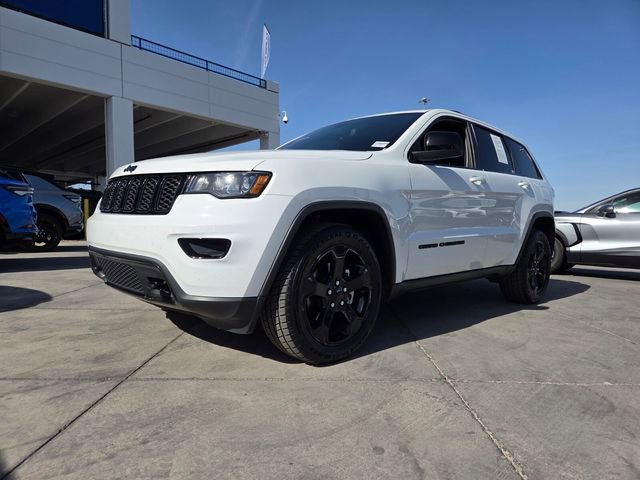 Used 2019 Jeep Grand Cherokee Laredo image 2